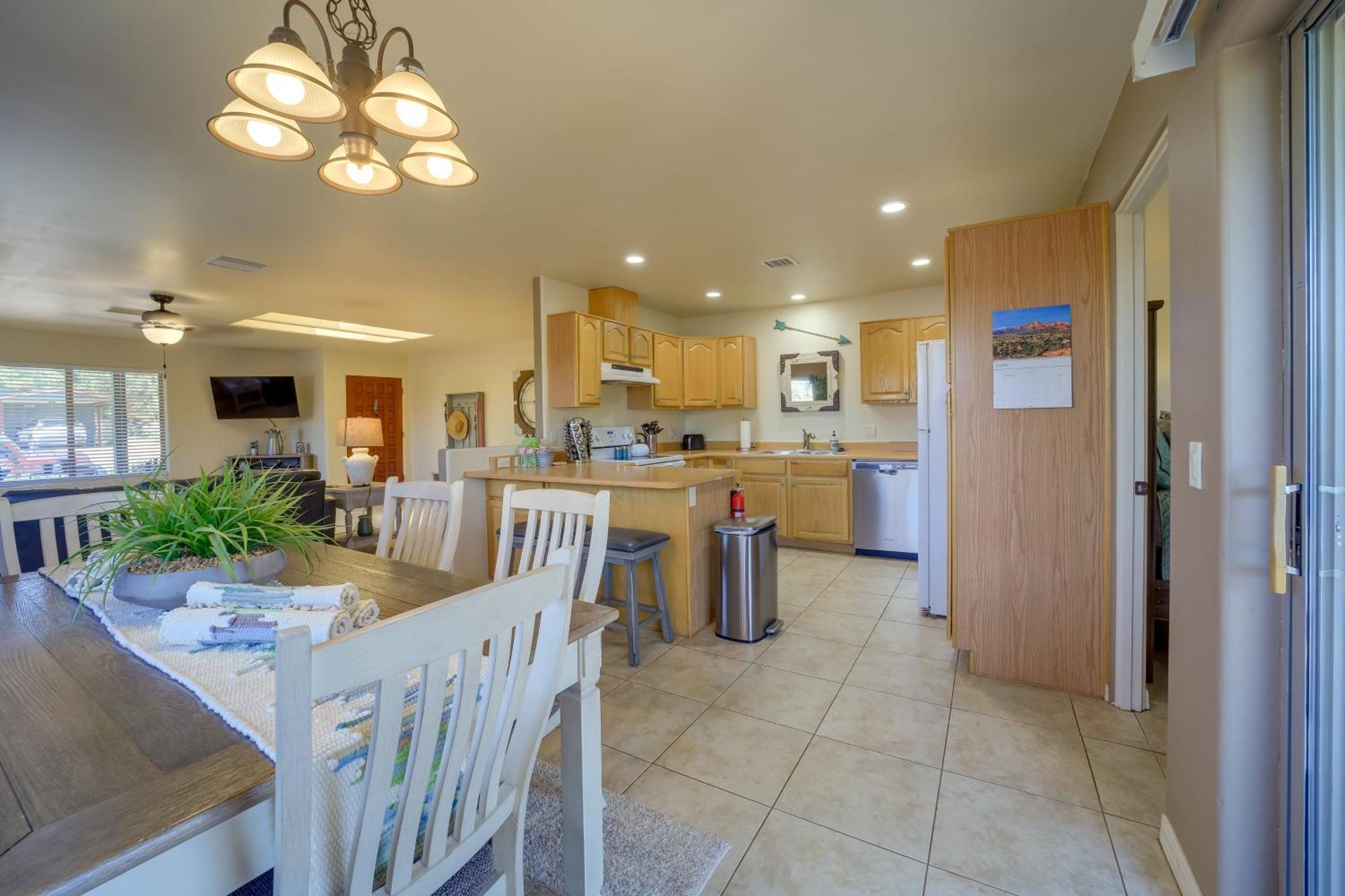 Red Rock Retreat With Patio 3 Mi To Downtown Sedona Villa ภายนอก รูปภาพ